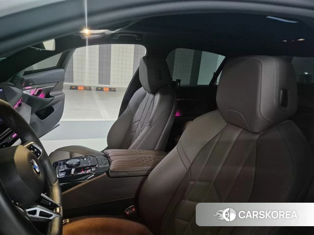 BMW 5 Series (G60) 2024 Белый из Кореи, фото 2