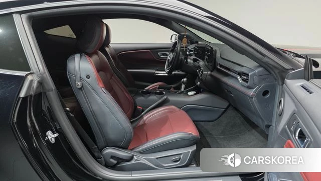Ford Mustang 7th Generation 2025 Черный из Кореи, фото 2