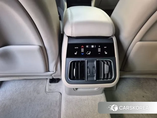 Maserati Grecale 2023 Жемчужный цвет из Кореи, фото 2