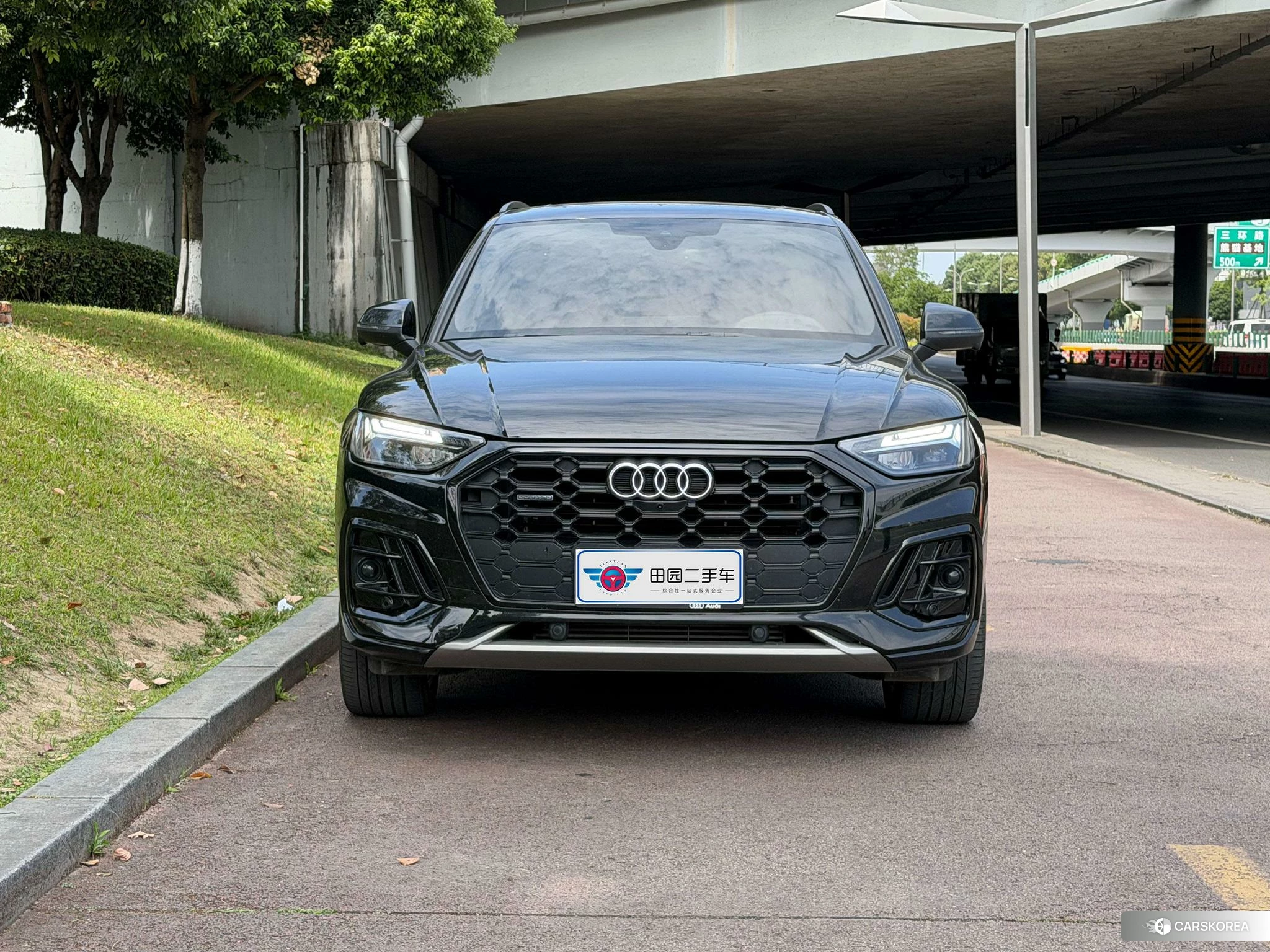 Audi Q5L 2023 Черный из Китая, фото 2