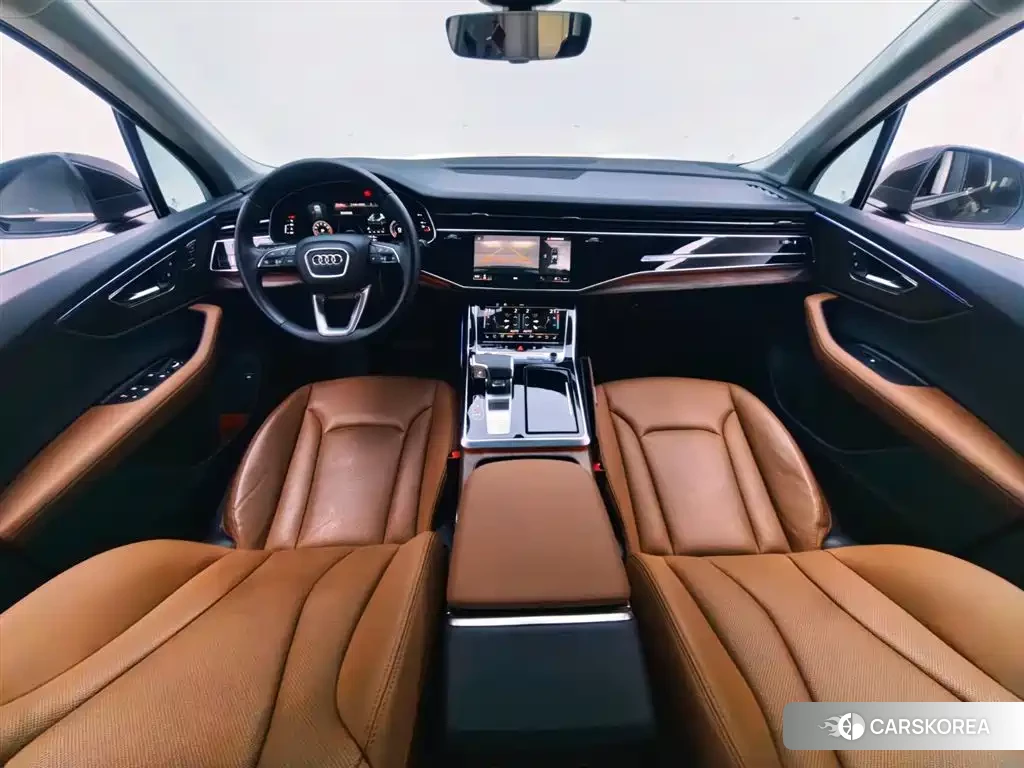 Audi Q7 2023 Черный из Китая, фото 3
