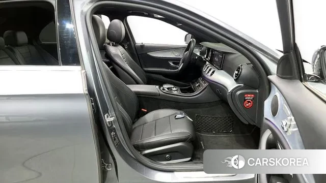 Mercedes-Benz E-Class W213 2019 Серый из Кореи, фото 2