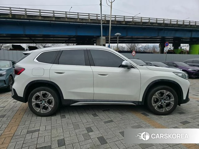 BMW X1 (U11) 2023 Белый из Кореи, фото 2