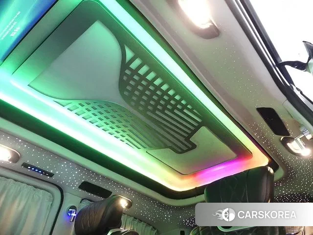 Mercedes-Benz V-Class 2023 Белый из Кореи, фото 2