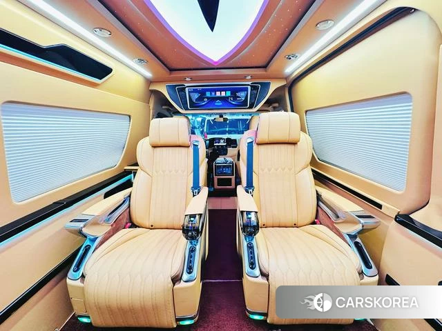 Toyota Hiace 2023 Белый из Китая, фото 2