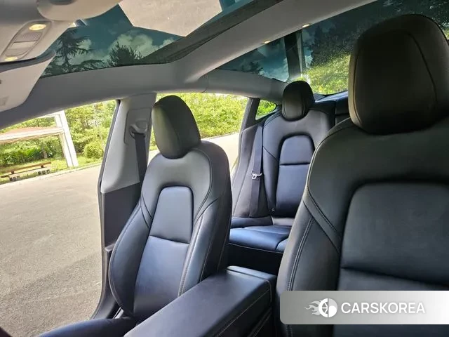 Tesla Model 3 2021 Черный из Кореи, фото 2