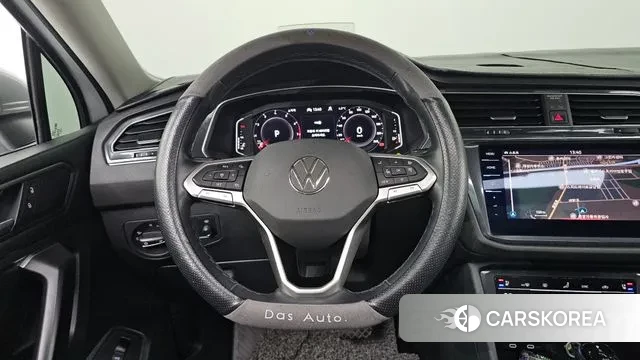 Volkswagen Tiguan Allspace 2023 Белый из Кореи, фото 2