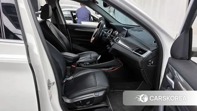 BMW X1 (F48) 2021 Белый из Кореи, фото 2