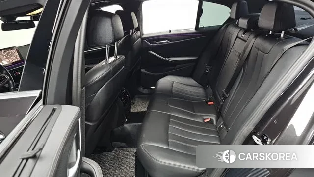 BMW 5 Series (G30) 2023 Серый из Кореи, фото 2