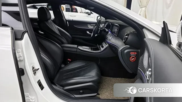 Mercedes-Benz CLS-Class C257 2023 Белый из Кореи, фото 2