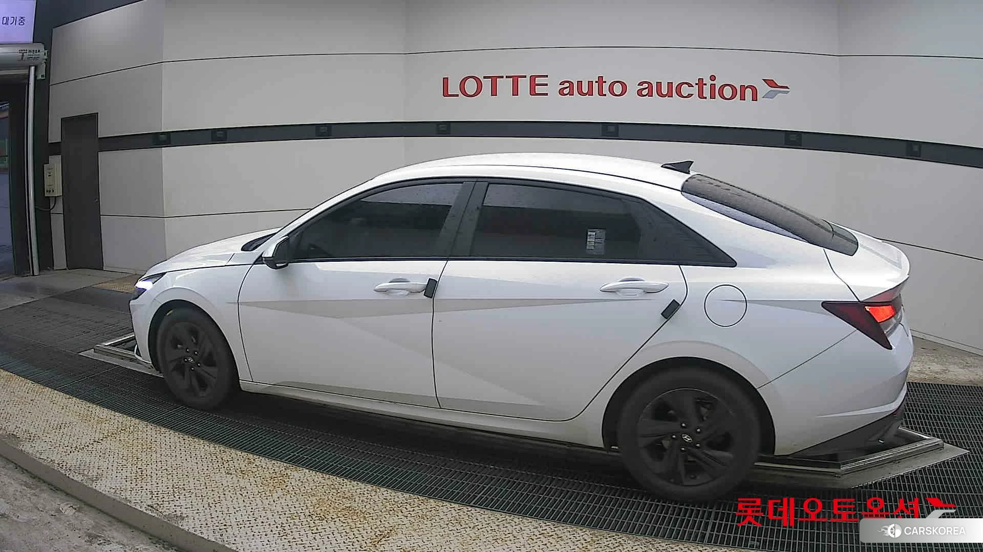 Hyundai Avante 2023 Polar White из Кореи, фото 2