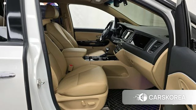 Kia The New Carnival 2019 Белый из Кореи, фото 2