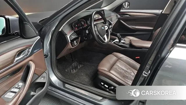 BMW 5 Series (G30) 2019 Серый из Кореи, фото 2