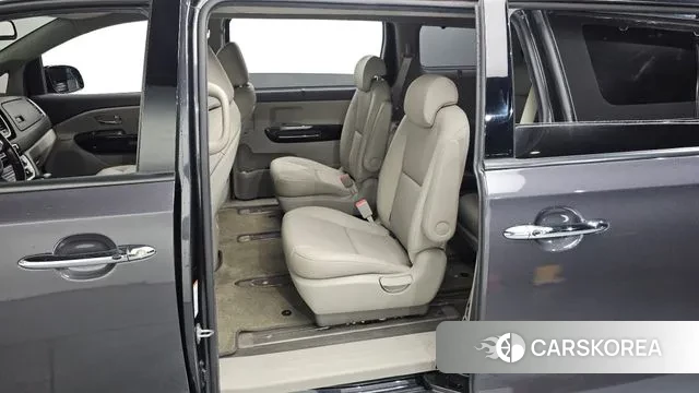 Kia The New Carnival 2019 Серый из Кореи, фото 2