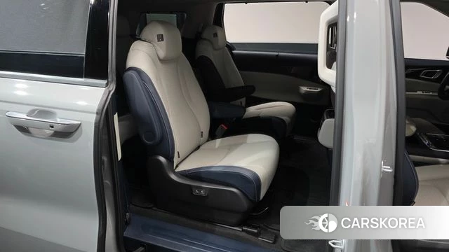 Kia The New Carnival 4th Generation 2024 Серебристо-серый из Кореи, фото 2