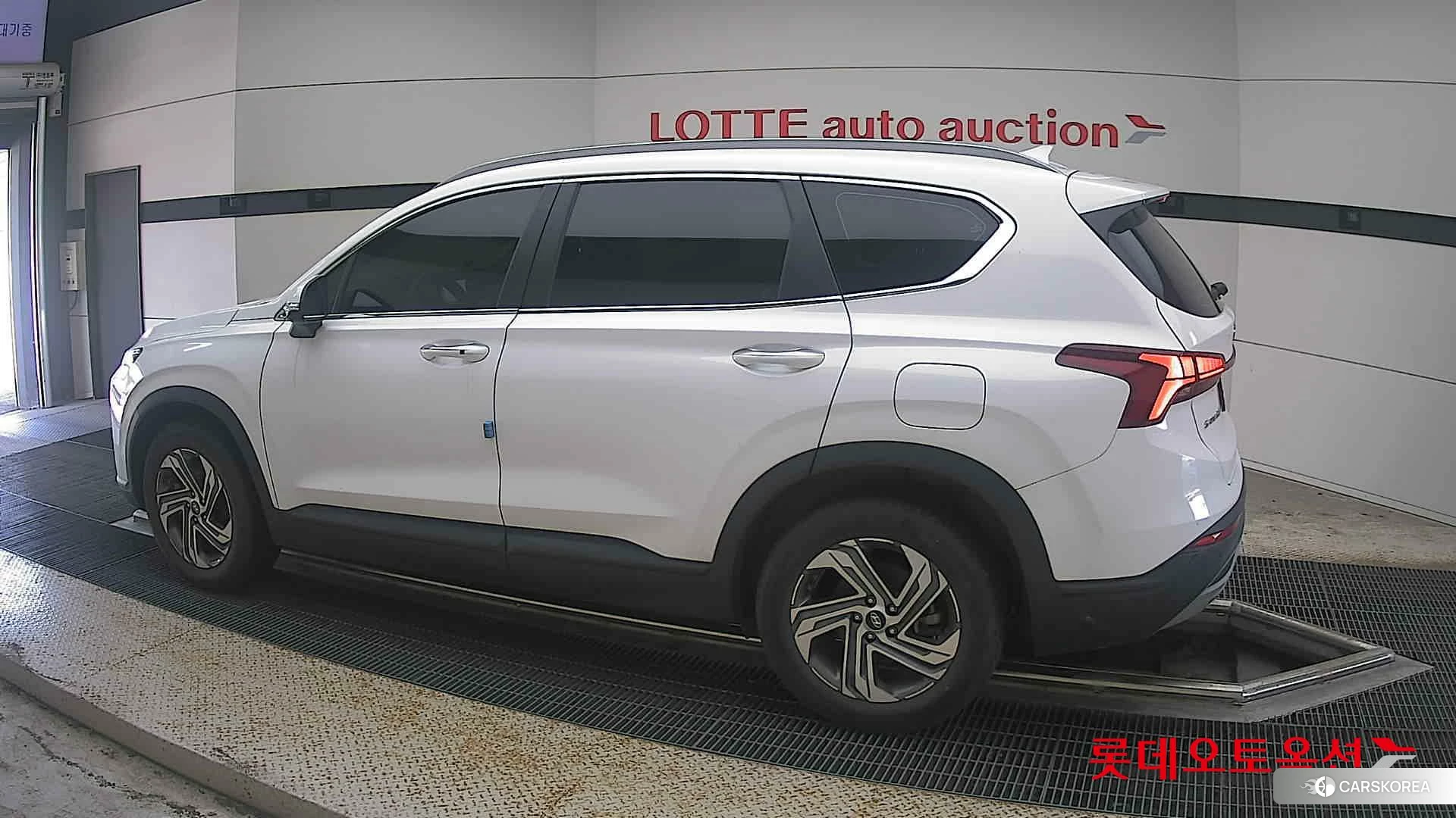 Hyundai Santa Fe 2023 Creamy White Pearl (optional) из Кореи, фото 2