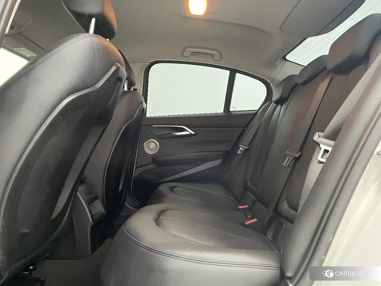 BMW 1 series 2022 Белый из Китая, фото 2