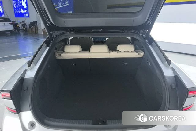 Xiaopeng Motors Xiaopeng P7+ 2025 Темно-серый из Китая, фото 2