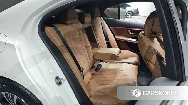 Mercedes-Benz E-Class W214 2025 Белый из Кореи, фото 2