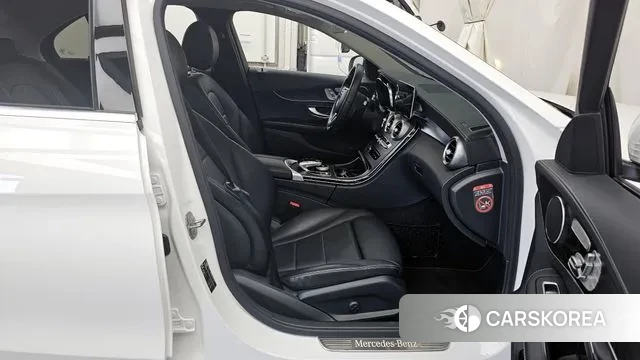 Mercedes-Benz C-Class W205 2019 Белый из Кореи, фото 2