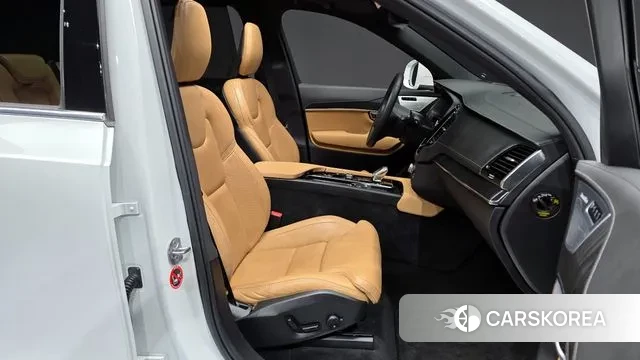 Volvo XC90 second Generation 2023 Белый из Кореи, фото 2