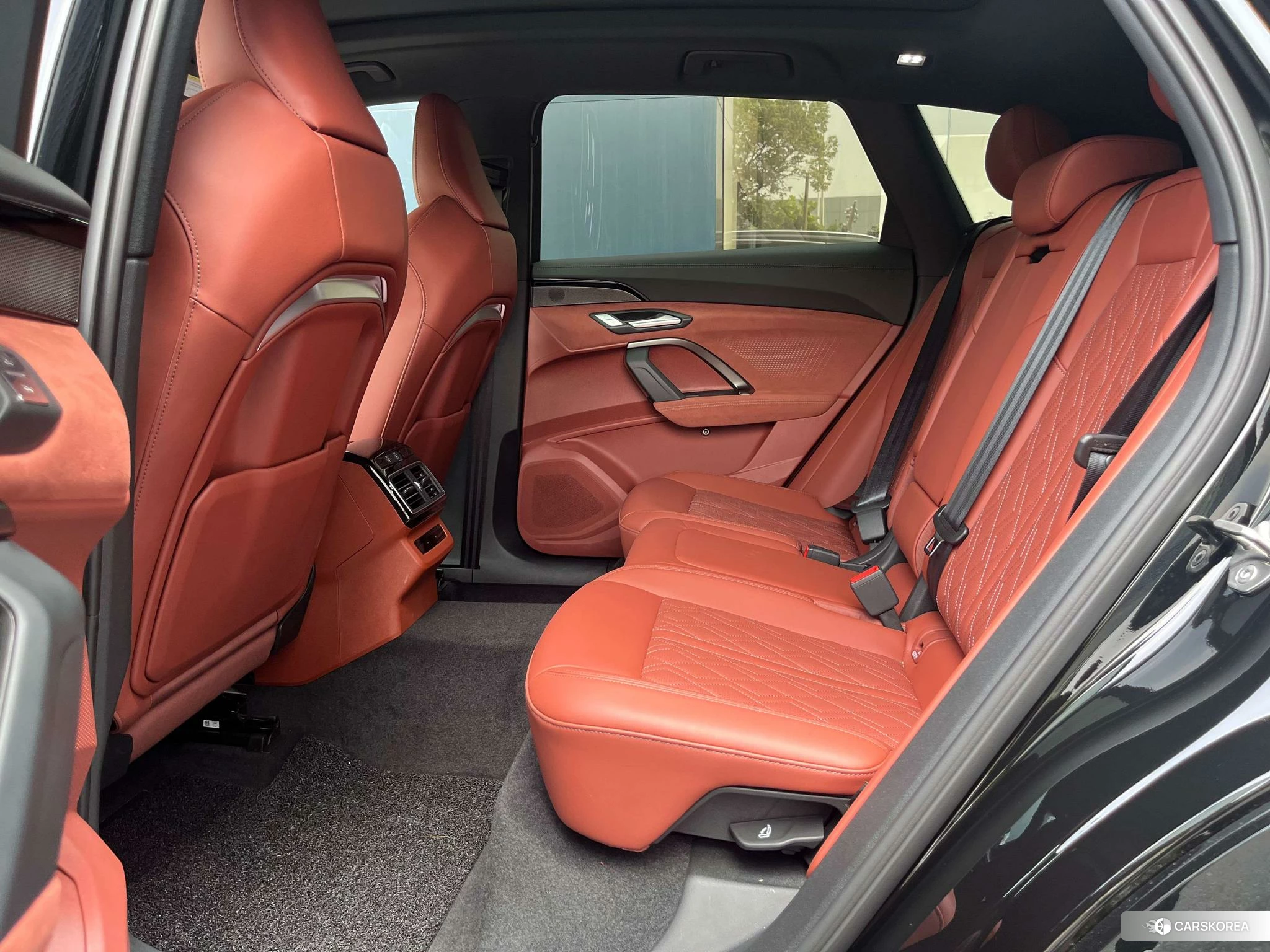 Audi Q5L 2026 Черный из Китая, фото 2