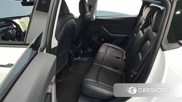 Tesla Model Y 2024 Белый из Кореи, фото 2