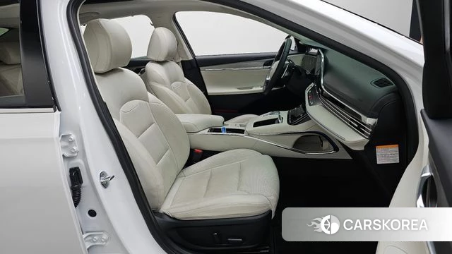 Hyundai The New Grandeur IG Hybrid 2022 Белый из Кореи, фото 2
