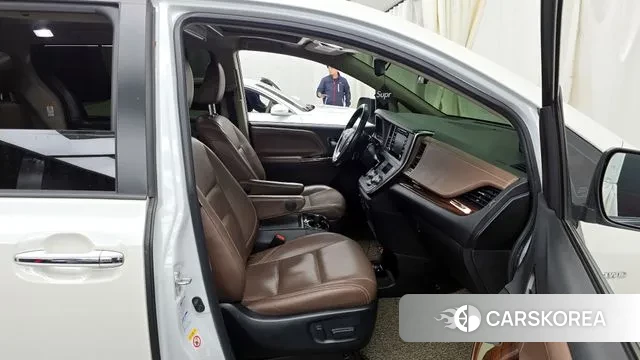 Toyota Sienna 2018 Белый из Кореи, фото 2