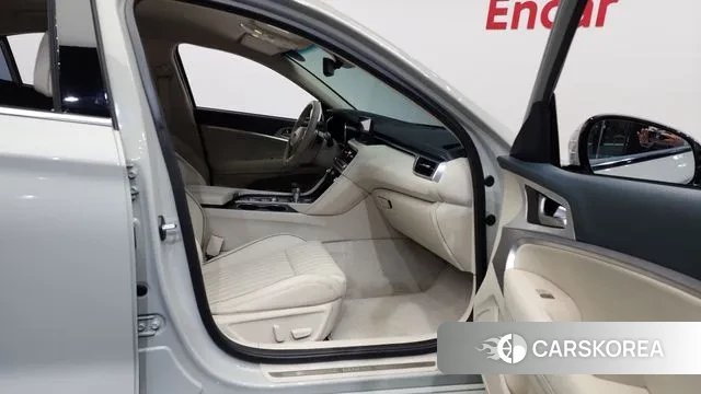 Genesis The New G70 2024 Серебристо-серый из Кореи, фото 2