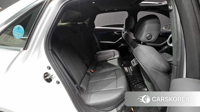 Audi A4 (B9) 2021 Белый из Кореи, фото 2