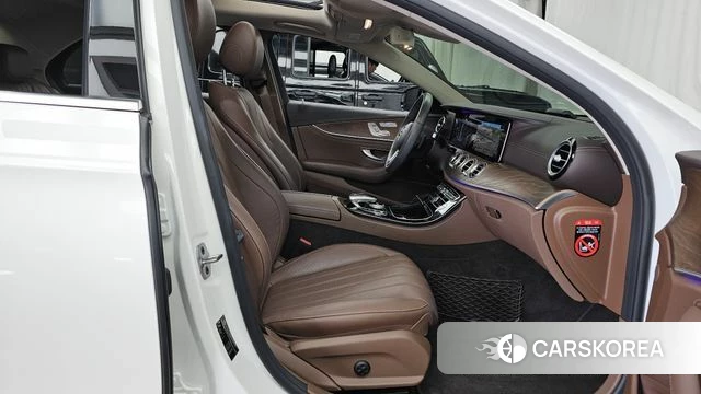 Mercedes-Benz E-Class W213 2019 Белый из Кореи, фото 2