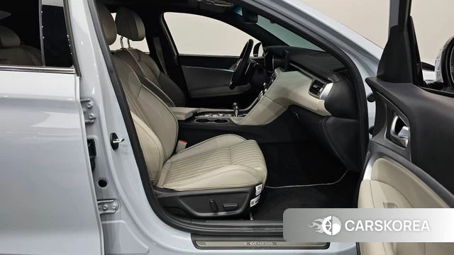 Genesis The New G70 2022 Светло-серебряный цвет из Кореи, фото 2