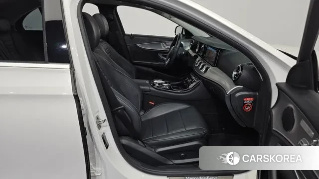 Mercedes-Benz E-Class W213 2019 Белый из Кореи, фото 2