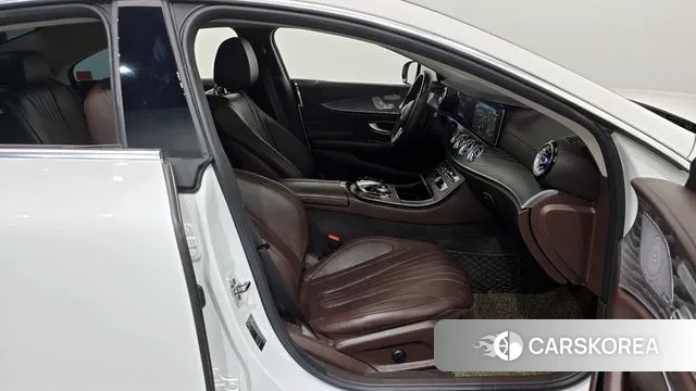 Mercedes-Benz CLS-Class C257 2020 Белый из Кореи, фото 2