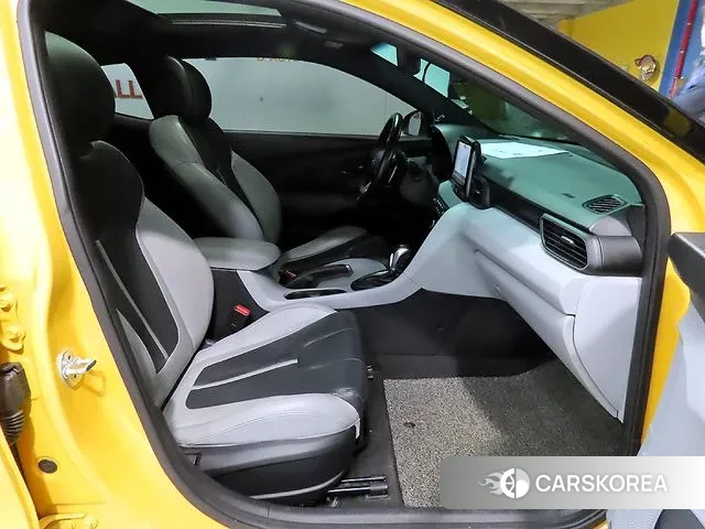 Hyundai Veloster (JS) 2018 Желтый из Кореи, фото 2