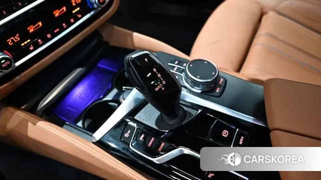 BMW 5 Series (G30) 2023 Белый из Кореи, фото 2