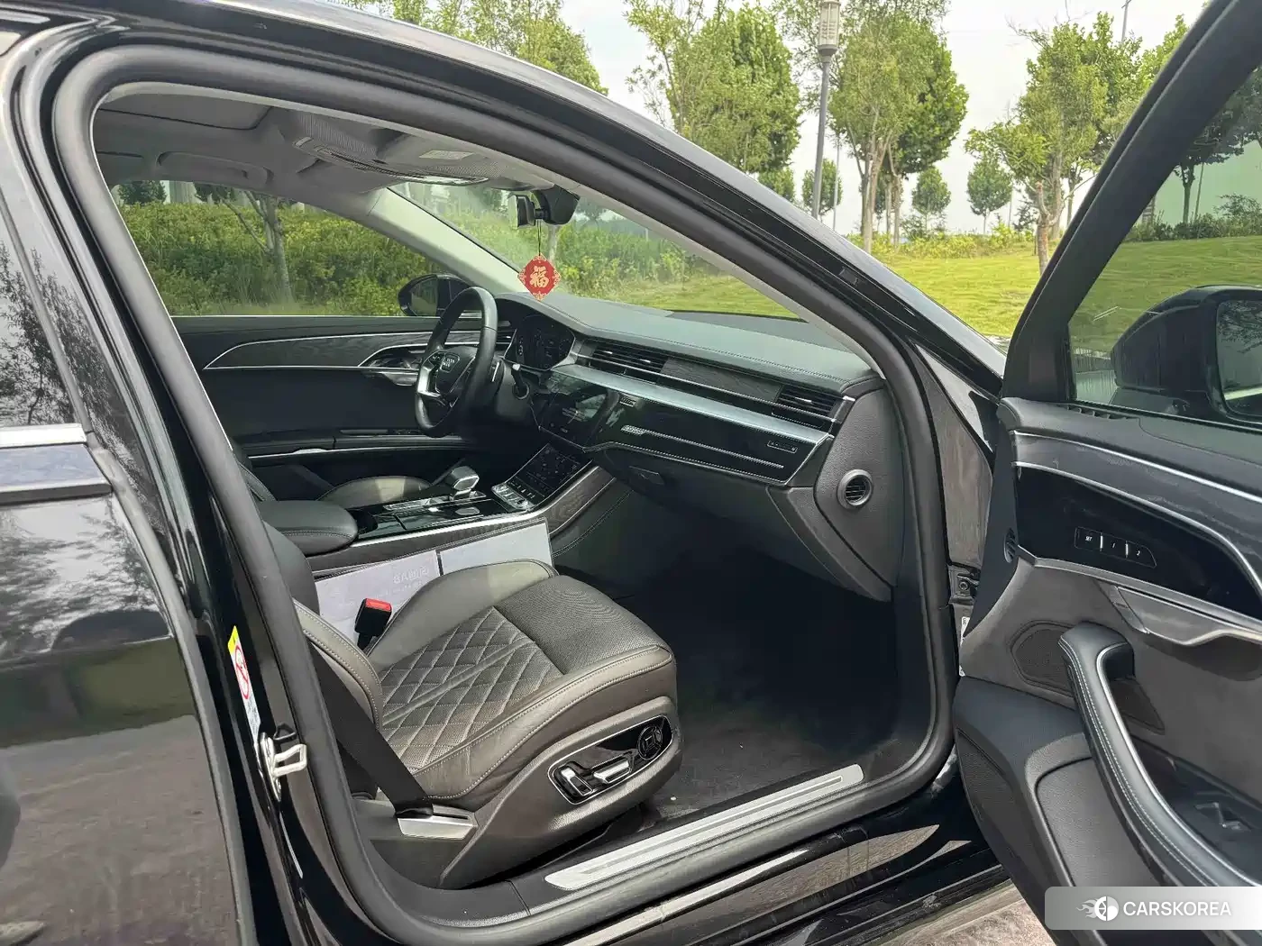 Audi A8 2022 Черный из Китая, фото 2
