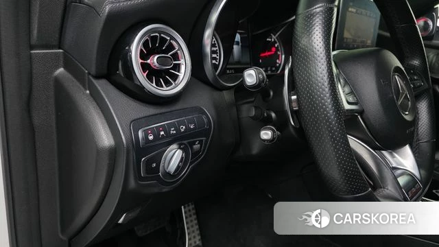 Mercedes-Benz GLC-Class X253 2018 Белый из Кореи, фото 2