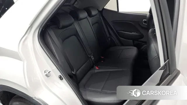 Hyundai Venue 2022 Серебристо-серый из Кореи, фото 2