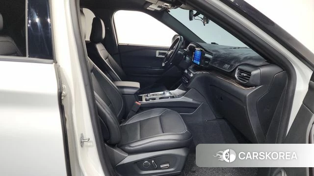 Ford Explorer 6th Generation 2020 Белый из Кореи, фото 2