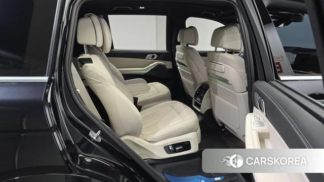 BMW X7 (G07) 2025 Черный из Кореи, фото 2