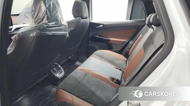 Volkswagen ID.4 2023 Белый из Кореи, фото 2