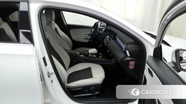 Mercedes-Benz A-Class W177 2020 Белый из Кореи, фото 2