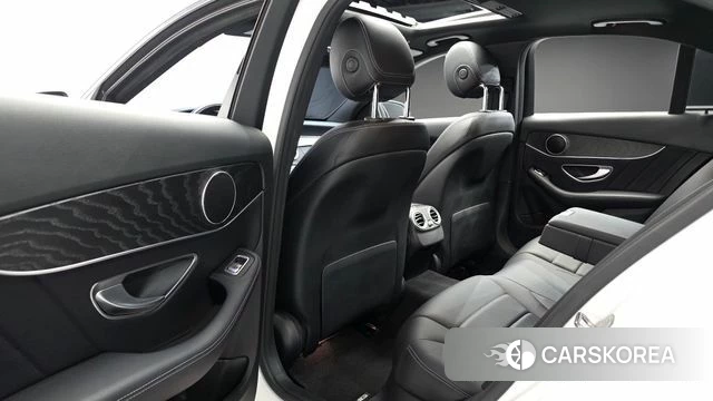 Mercedes-Benz C-Class W205 2019 Белый из Кореи, фото 2