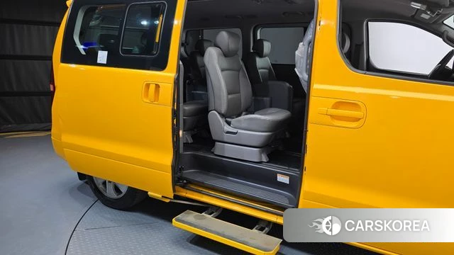 Hyundai The New Grand Starex 2018 Желтый из Кореи, фото 2