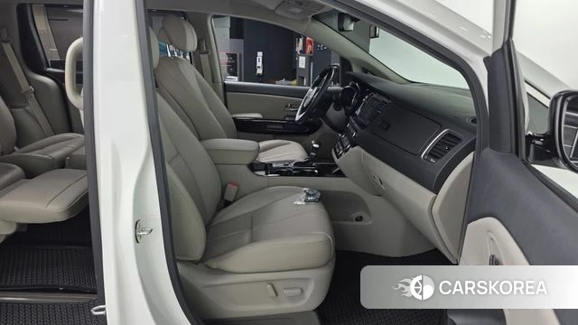 Kia The New Carnival 2018 Белый из Кореи, фото 2