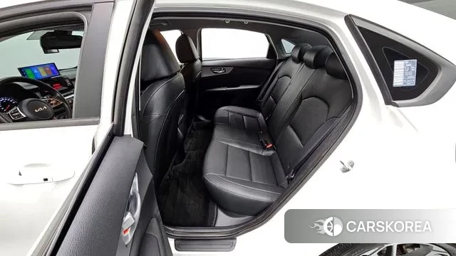 Kia The New K3 2nd generation 2022 Белый из Кореи, фото 2