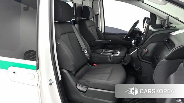 Hyundai Staria 2024 Белый из Кореи, фото 2