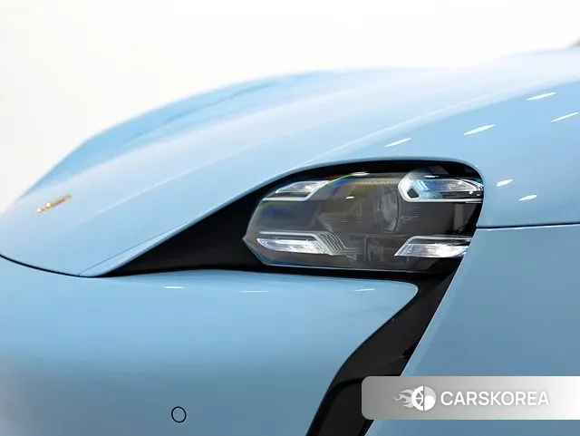 Porsche Taycan 2023 Небесно-голубой из Кореи, фото 2